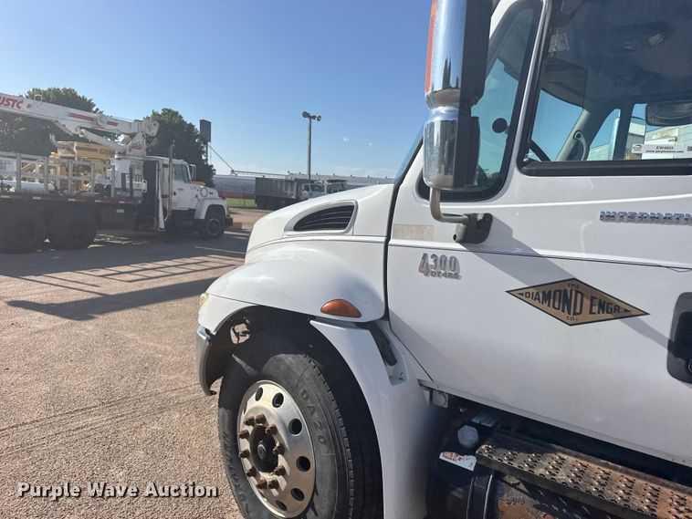 image for item EW4825 2004 International MA025 Ext. Cab dump truck