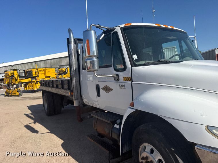image for item EW4825 2004 International MA025 Ext. Cab dump truck