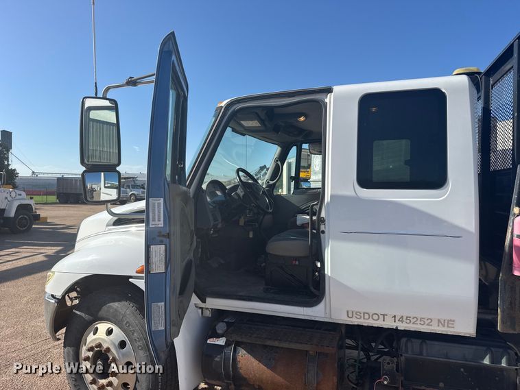 image for item EW4825 2004 International MA025 Ext. Cab dump truck