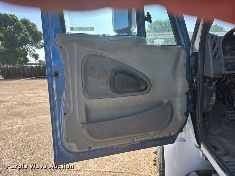 image for item EW4825 2004 International MA025 Ext. Cab dump truck