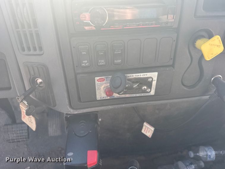 image for item EW4825 2004 International MA025 Ext. Cab dump truck