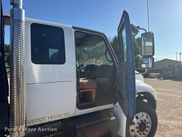 image for item EW4825 2004 International MA025 Ext. Cab dump truck