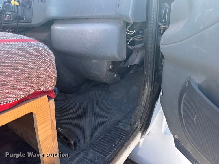 image for item EW4825 2004 International MA025 Ext. Cab dump truck
