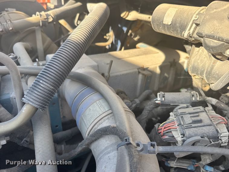 image for item EW4825 2004 International MA025 Ext. Cab dump truck