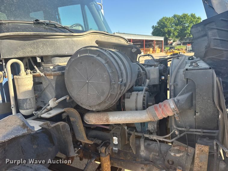 image for item EW4825 2004 International MA025 Ext. Cab dump truck