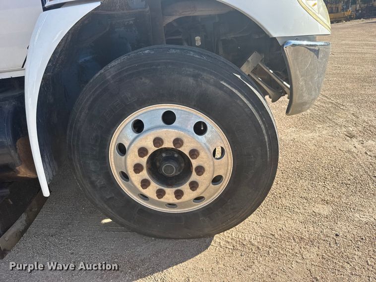 image for item EW4825 2004 International MA025 Ext. Cab dump truck