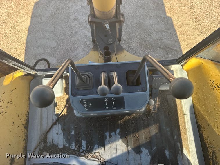 image for item EW4829 1999 Caterpillar 426C backhoe