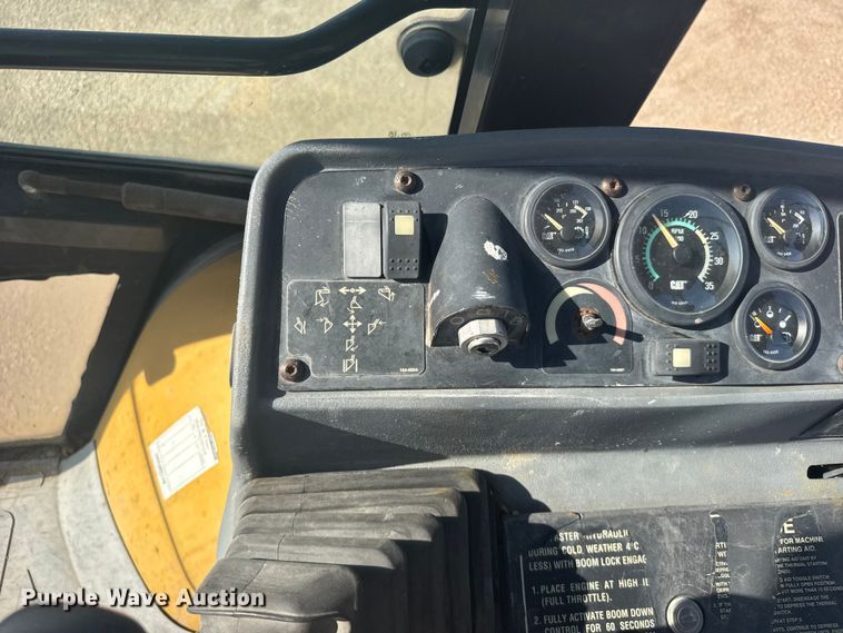 image for item EW4829 1999 Caterpillar 426C backhoe