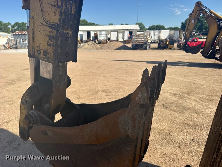 image for item EW4830 1999 Caterpillar 426C backhoe