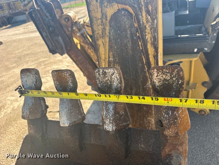 image for item EW4830 1999 Caterpillar 426C backhoe