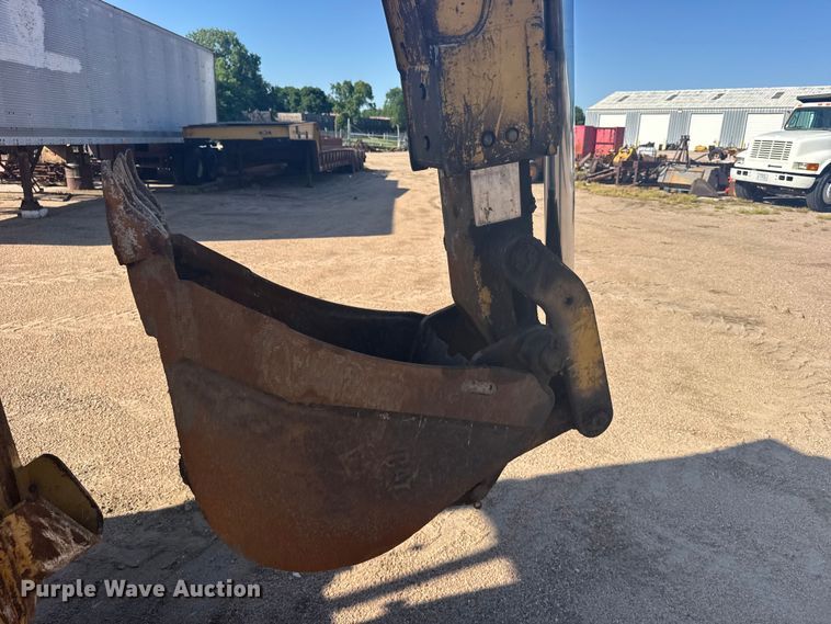 image for item EW4830 1999 Caterpillar 426C backhoe