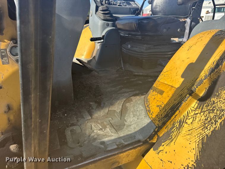 image for item EW4830 1999 Caterpillar 426C backhoe