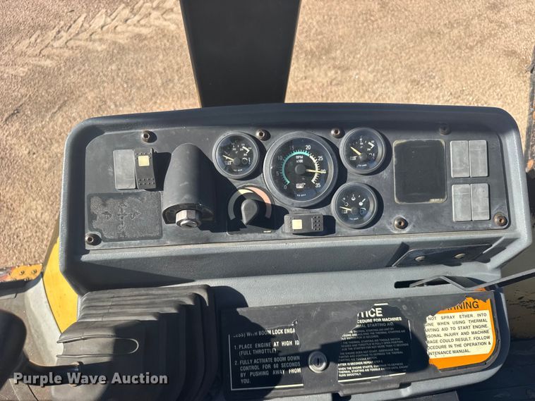 image for item EW4830 1999 Caterpillar 426C backhoe