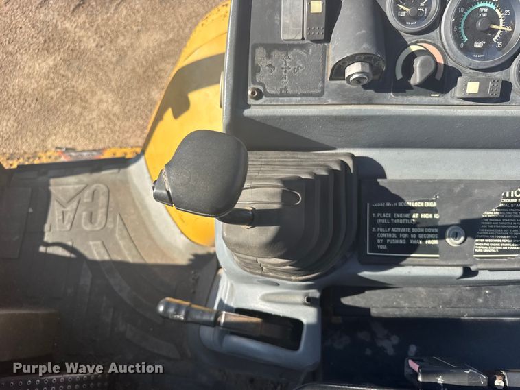 image for item EW4830 1999 Caterpillar 426C backhoe