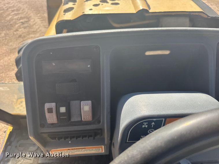 image for item EW4830 1999 Caterpillar 426C backhoe