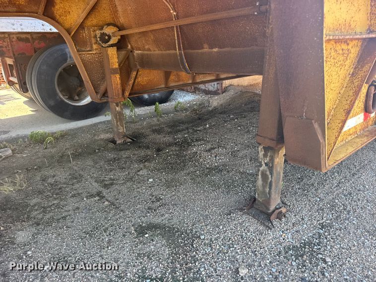 image for item EW4835 1989 Load King drop deck trailer
