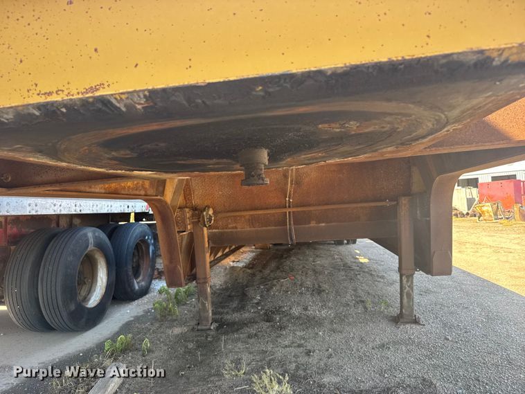 image for item EW4835 1989 Load King drop deck trailer