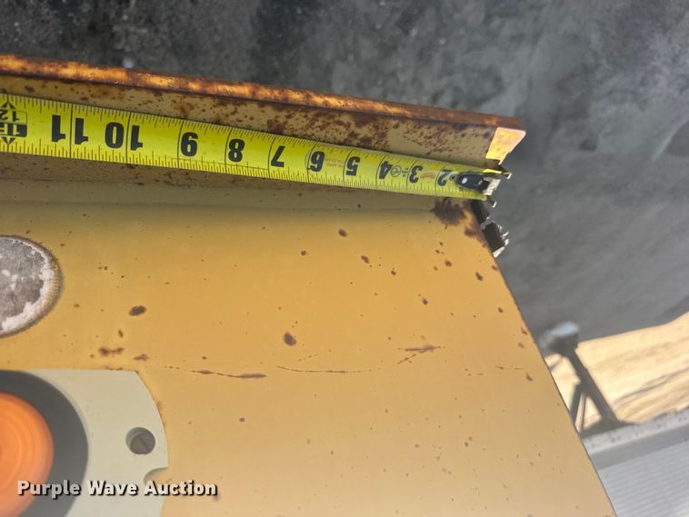 image for item EW4835 1989 Load King drop deck trailer