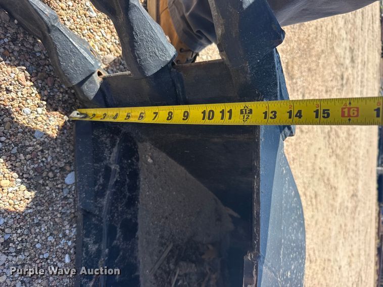 image for item EW4839 (8) backhoe buckets