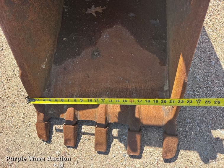 image for item EW4839 (8) backhoe buckets