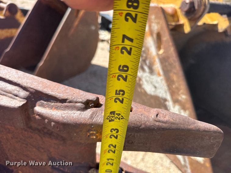 image for item EW4839 (8) backhoe buckets