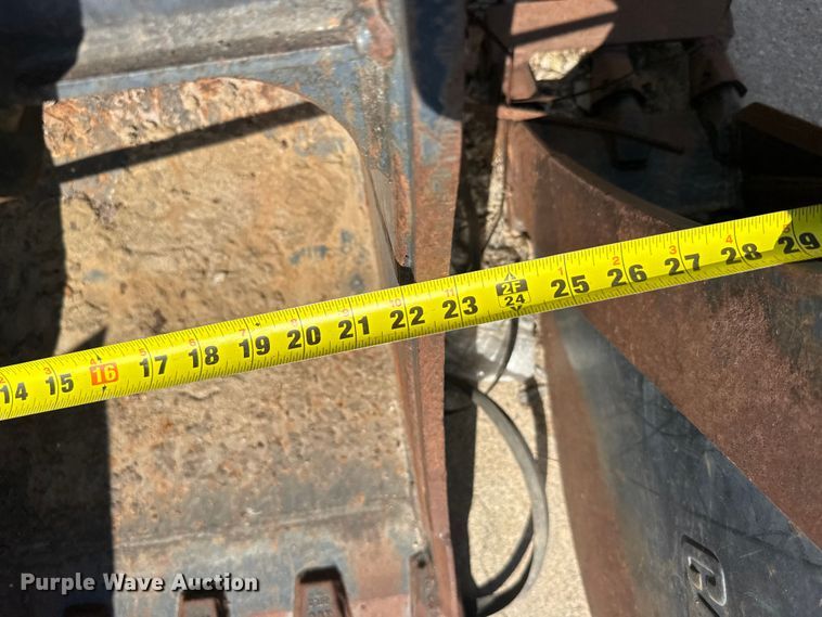 image for item EW4840 (5) backhoe buckets