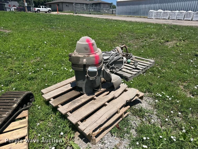 image for item EW4842 (2) pumps