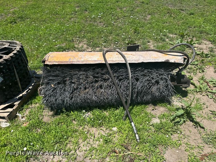 image for item EW4843 skid steer broom