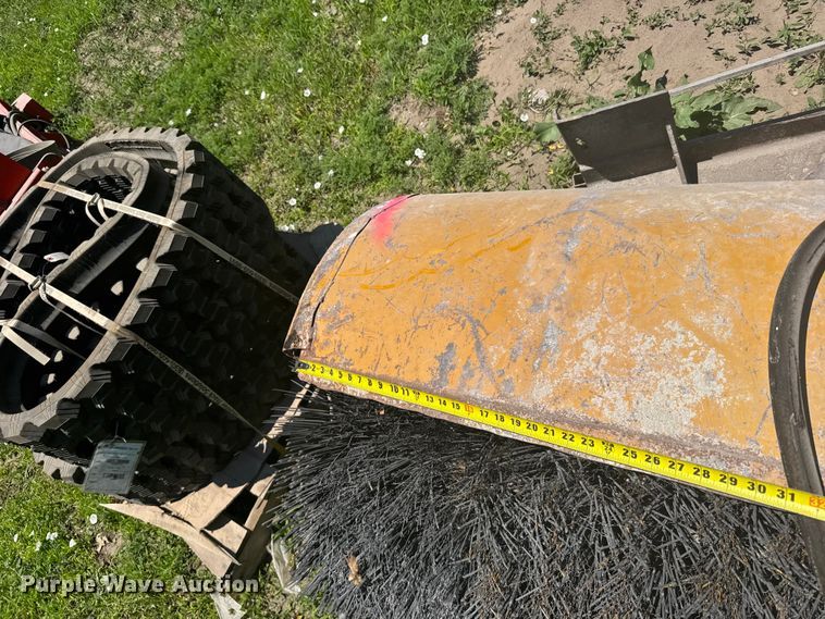 image for item EW4843 skid steer broom
