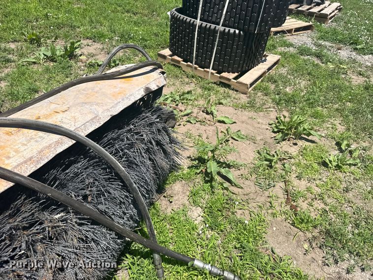 image for item EW4843 skid steer broom