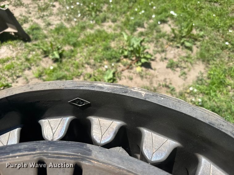 image for item EW4846 Rubber track solutions tracks