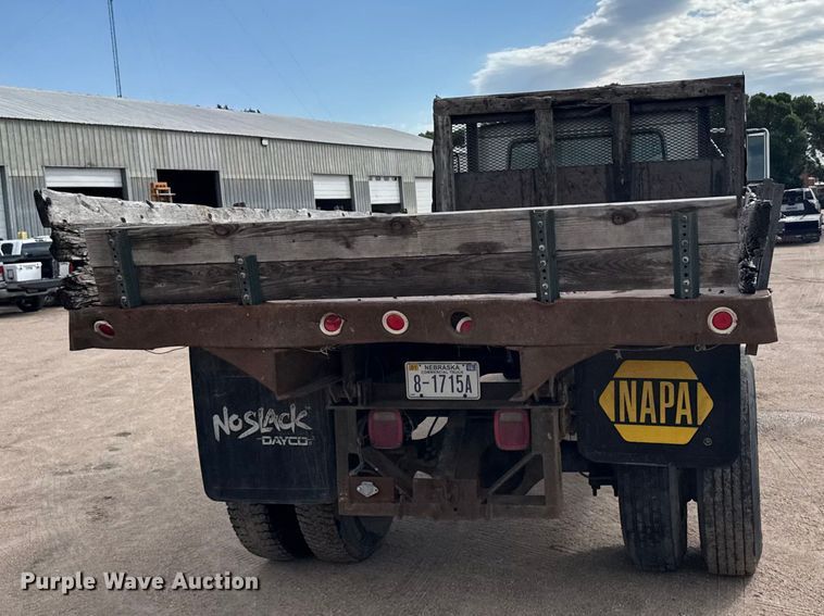 image for item EW4853 1990 International 4600 dump flatbed truck