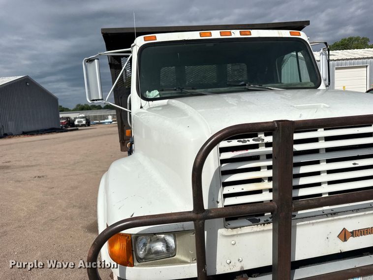 image for item EW4853 1990 International 4600 dump flatbed truck