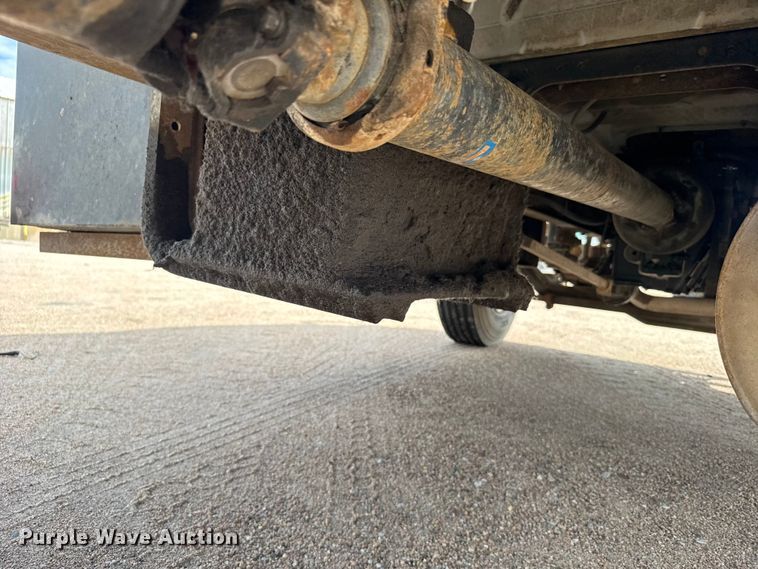 image for item EW4853 1990 International 4600 dump flatbed truck