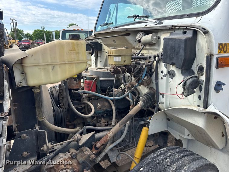 image for item EW4853 1990 International 4600 dump flatbed truck