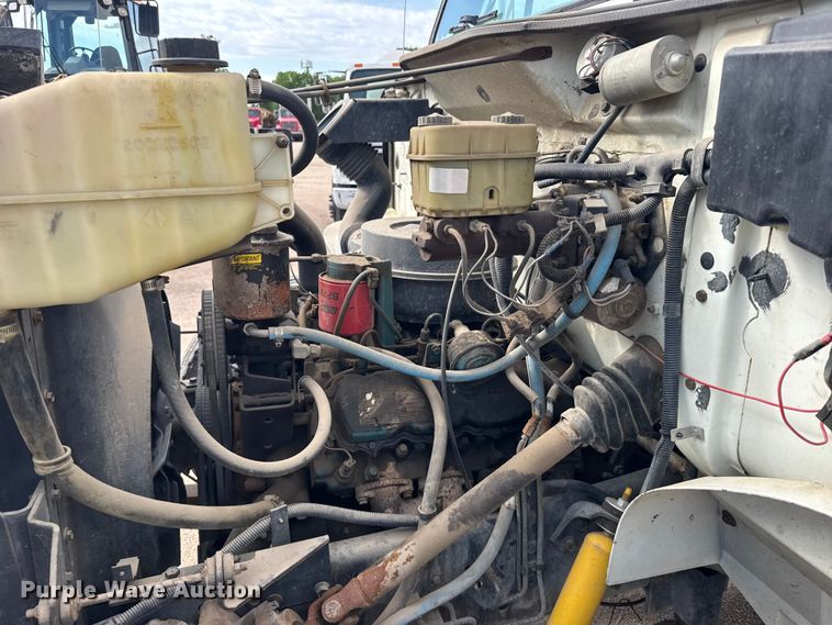 image for item EW4853 1990 International 4600 dump flatbed truck