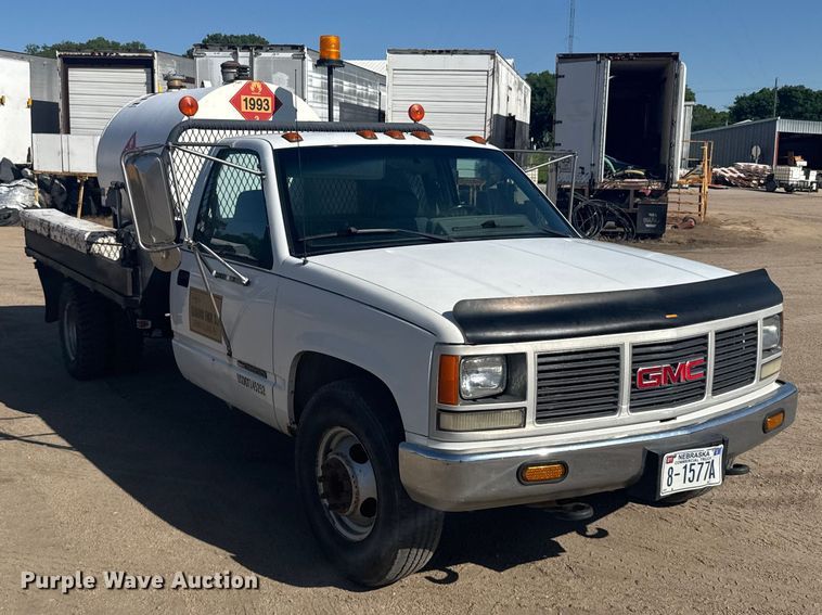 image for item EW4857 1991 GMC Sierra 3500 flatbed pickup truck