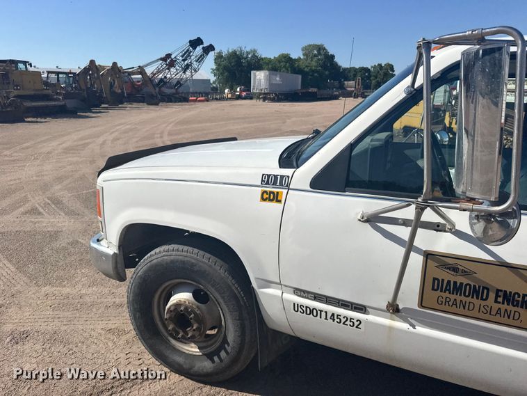 image for item EW4857 1991 GMC Sierra 3500 flatbed pickup truck