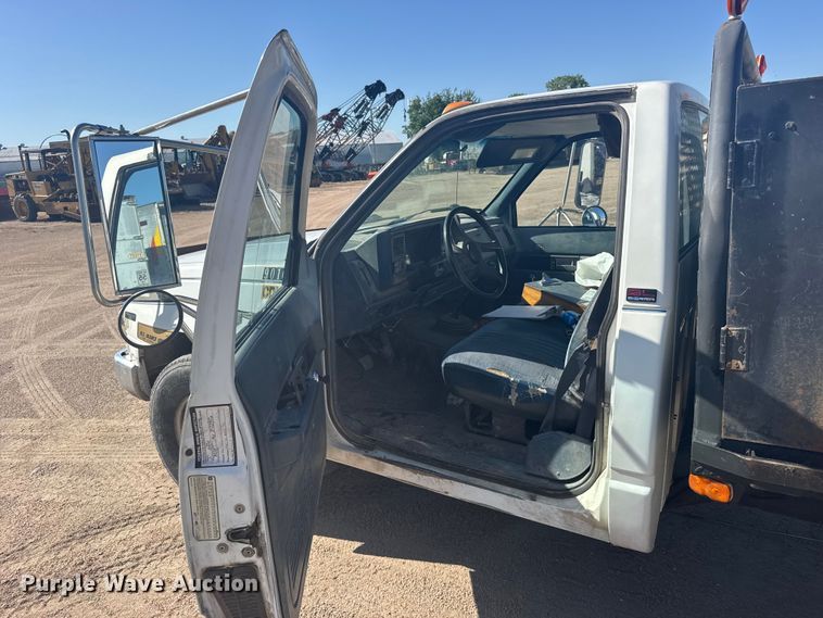 image for item EW4857 1991 GMC Sierra 3500 flatbed pickup truck