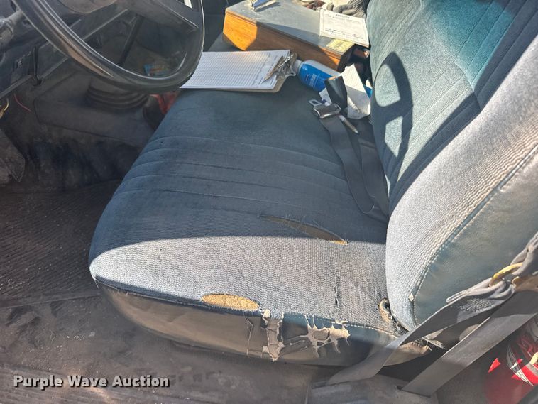 image for item EW4857 1991 GMC Sierra 3500 flatbed pickup truck
