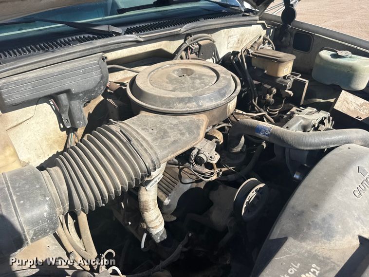 image for item EW4857 1991 GMC Sierra 3500 flatbed pickup truck