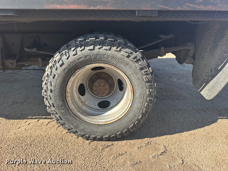 image for item EW4857 1991 GMC Sierra 3500 flatbed pickup truck
