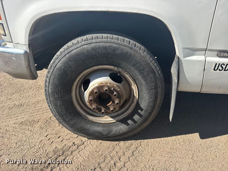 image for item EW4857 1991 GMC Sierra 3500 flatbed pickup truck