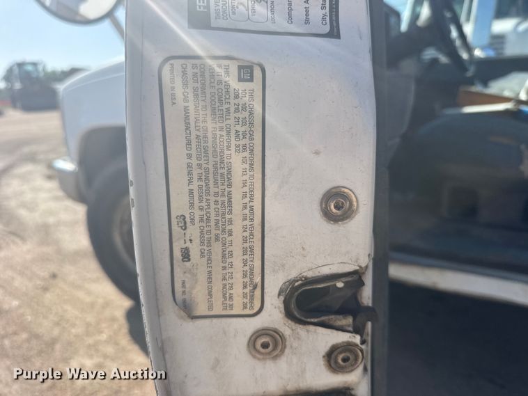 image for item EW4857 1991 GMC Sierra 3500 flatbed pickup truck