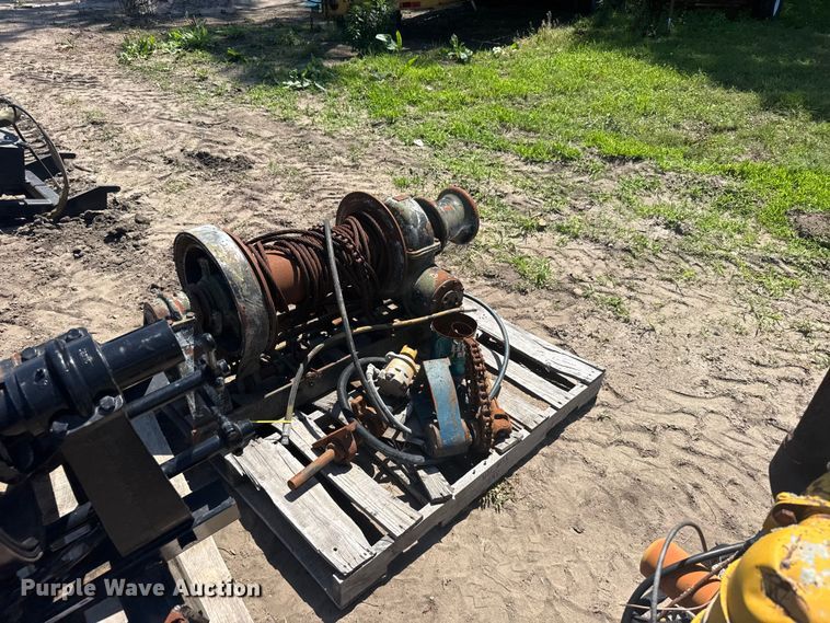 image for item EW4858 (3) hydraulic winches