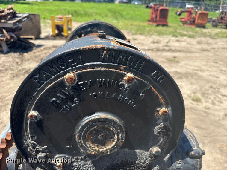 image for item EW4858 (3) hydraulic winches
