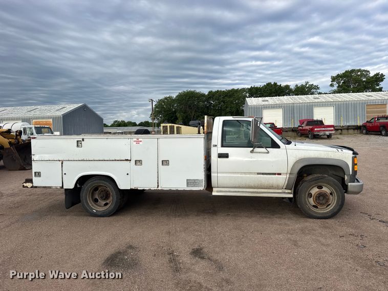 image for item EW4859 1996 GMC Sierra 3500 utility bed pickup truck