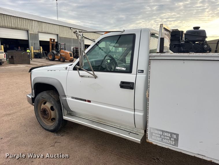 image for item EW4859 1996 GMC Sierra 3500 utility bed pickup truck