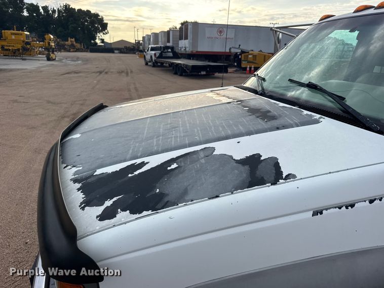 image for item EW4859 1996 GMC Sierra 3500 utility bed pickup truck