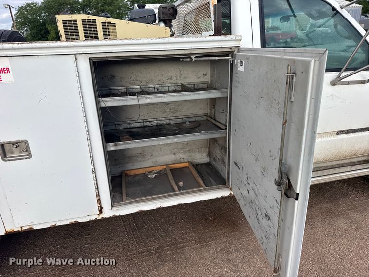 image for item EW4859 1996 GMC Sierra 3500 utility bed pickup truck